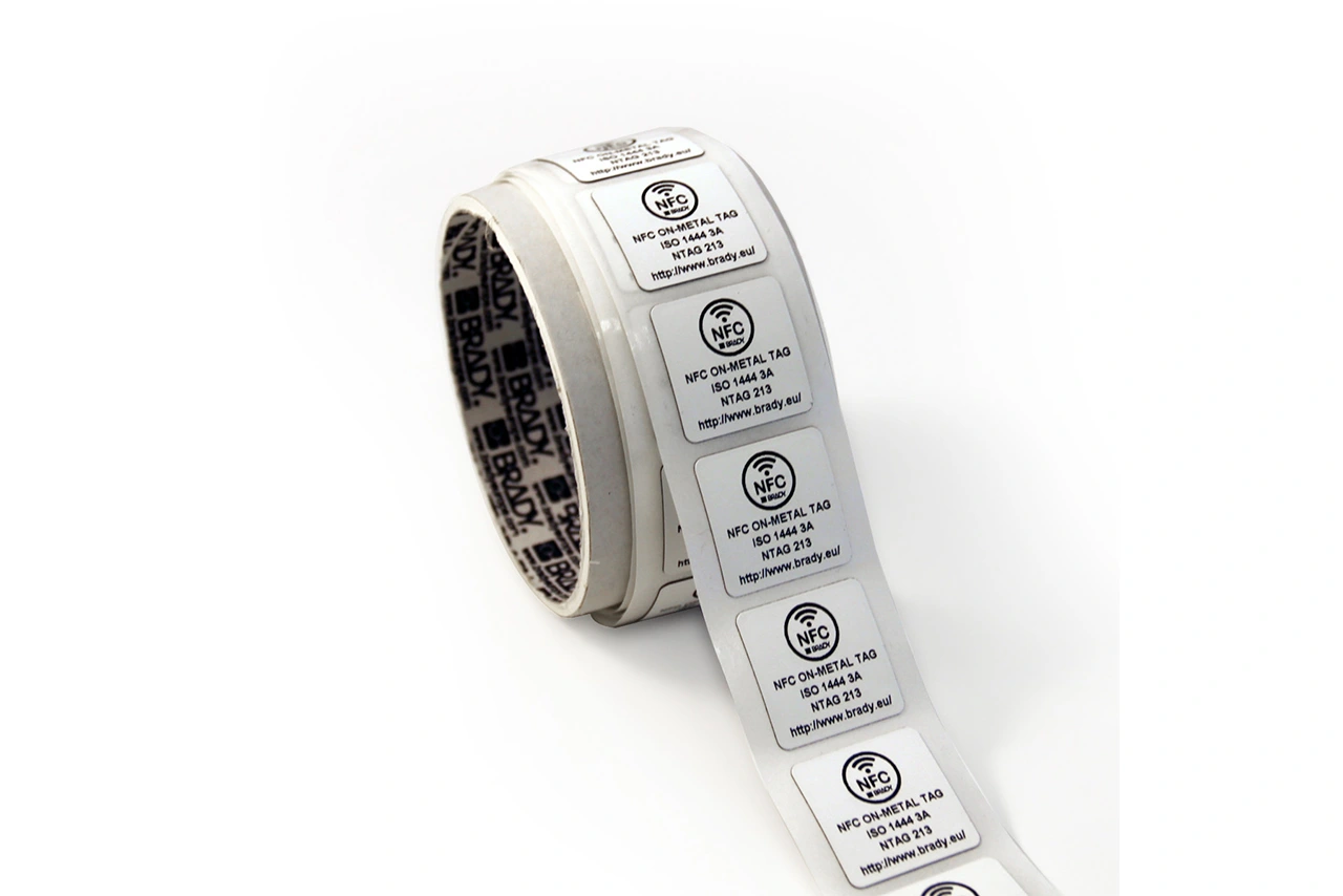 polyester-nfc-rfid-etiketi-l-2588-25b Polyester NFC RFID Label L-2588-25B